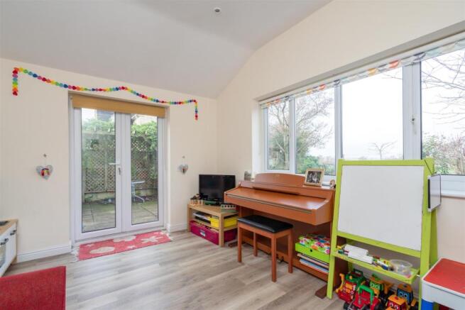 Family Room.jpg