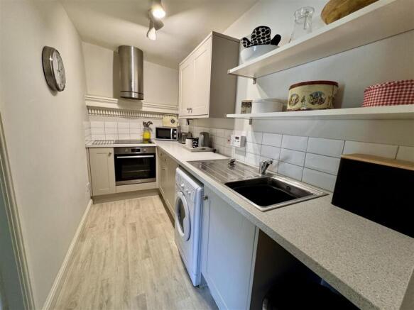 1 bed Apartment to rent Image 4
