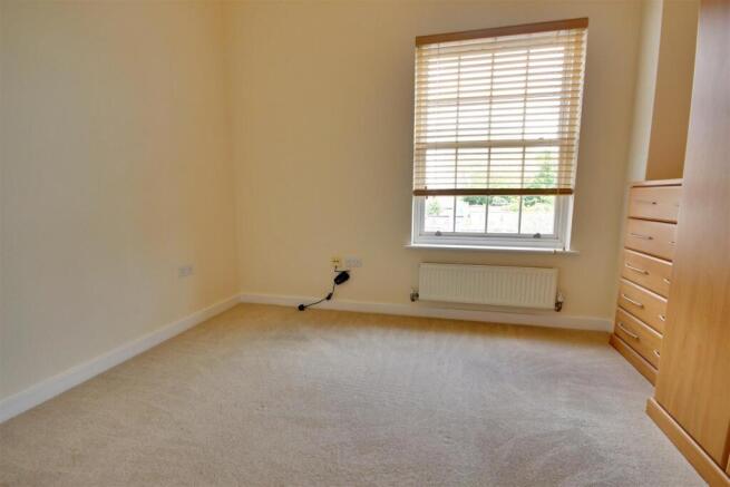 2 bed Flat for sale Image 7