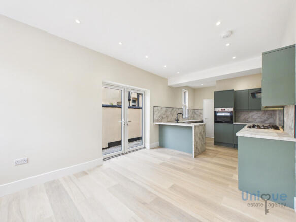 Carr Road, Fleetwood, Lancashire, FY7 photo 4