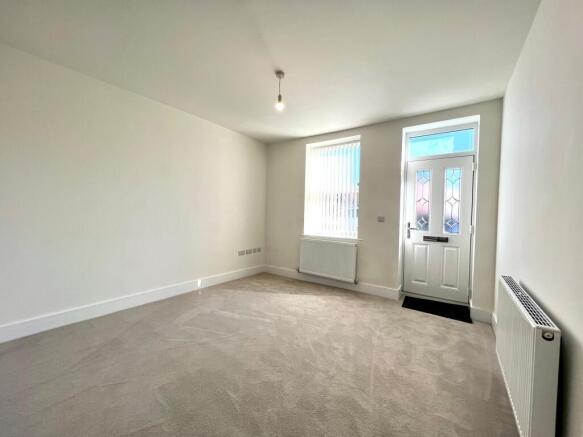 3 bed House to rent Image 4