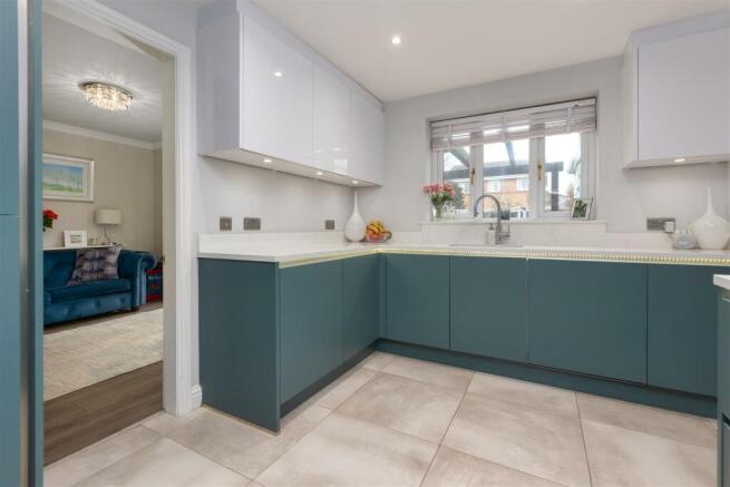 3 Capstan Close-13.jpg
