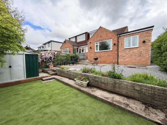 3 bed Semi-Detached Bungalow for sale Image 11