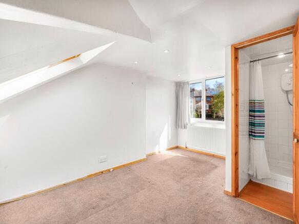 5 bed Semi-Detached to rent Image 9