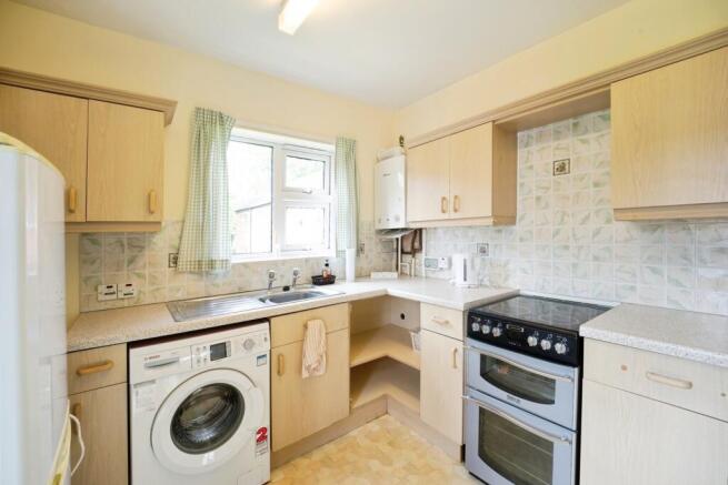 2 bed Apartment for sale Image 4