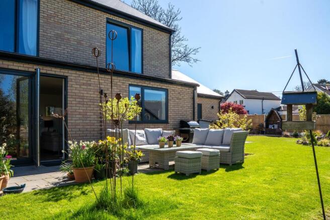 5 bed Detached for sale Image 5