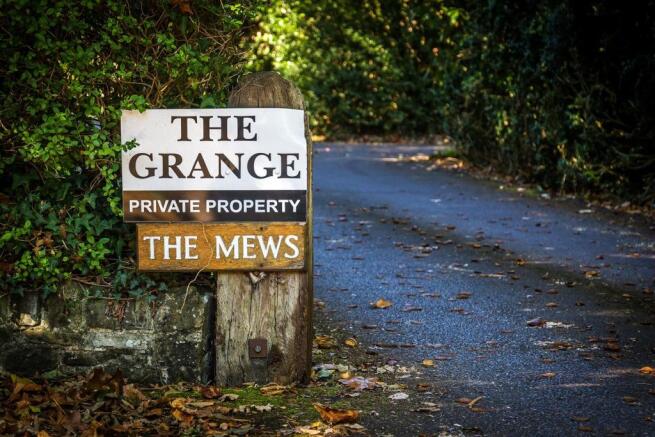 house. estate agency Frensham 7 The Grange