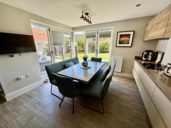 4 bed Detached for sale Image 7