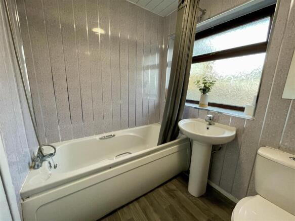 5 bed House of Multiple Occupation to rent Image 10