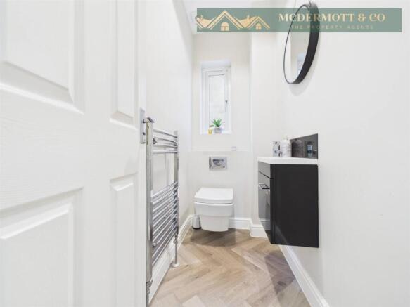4 bed Detached for sale Image 12
