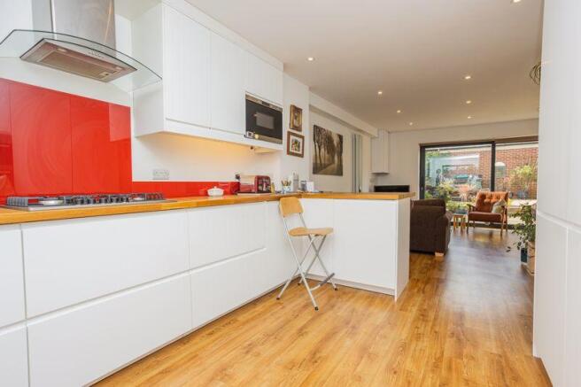 Kitchen / Dini...