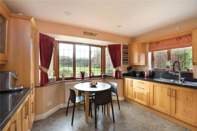 Kitchen/Breakfast Rm