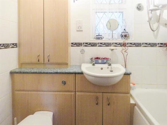 Bathroom.JPG