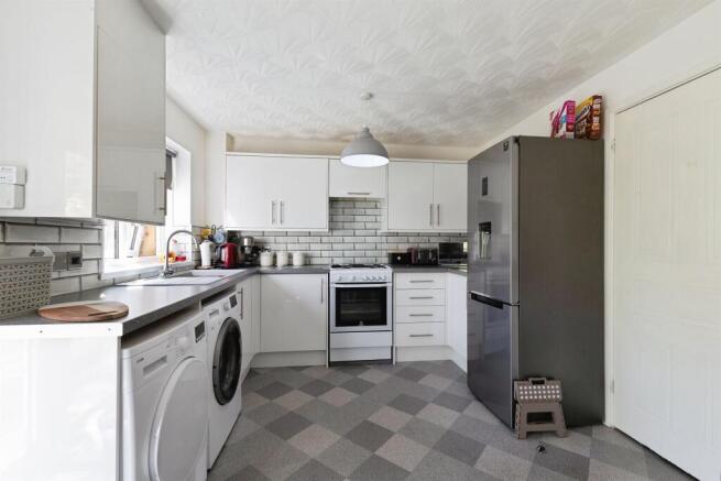 3 bed Semi-Detached for sale Image 5