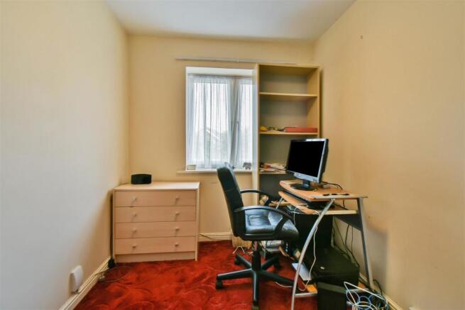bedroom 4.JPG