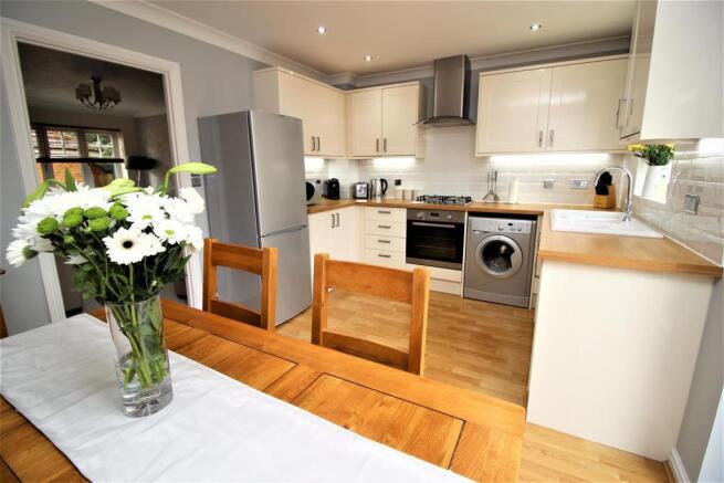 Kitchen/Dining (2)
