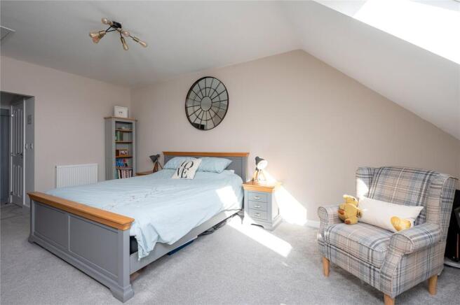 4 bed Semi-Detached for sale Image 7