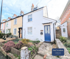 43, Castle Road, Newport PO30 1DT