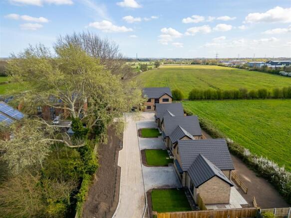 4 bed Detached for sale Image 8