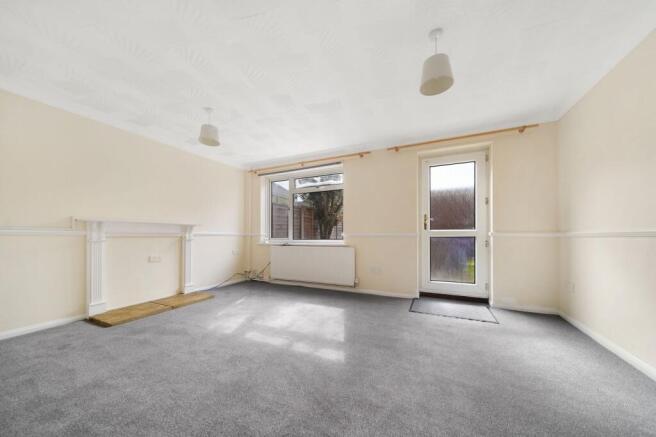 2 Hutchings - Lounge