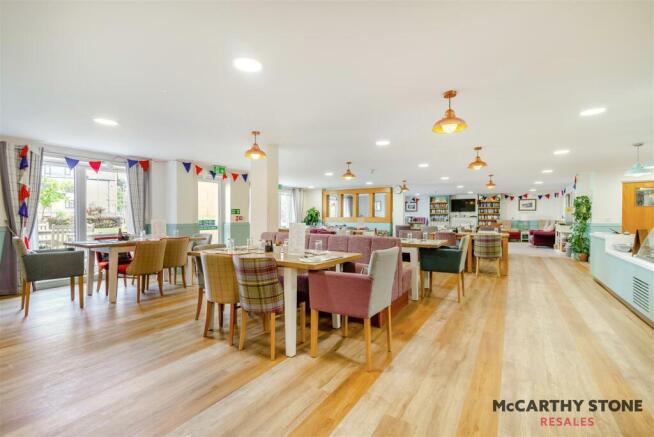 8609757-interior16.JPG