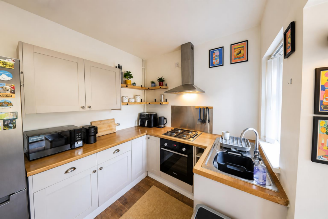 2 bed Terraced for sale Image 5