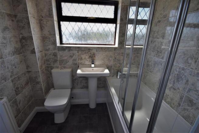 16 Atlea Bathroom.JPG