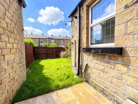 3 bed Terraced for sale Image 12