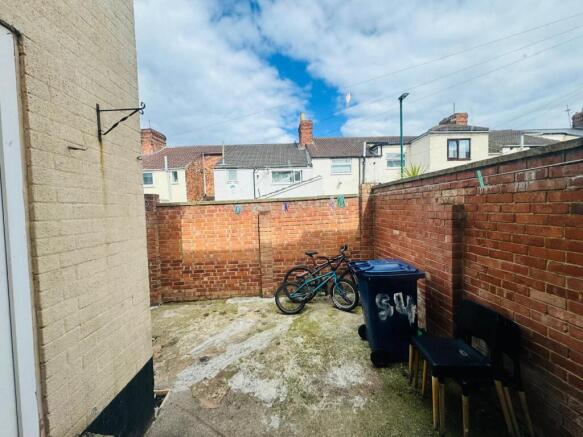 3 bed Terraced for sale Image 11