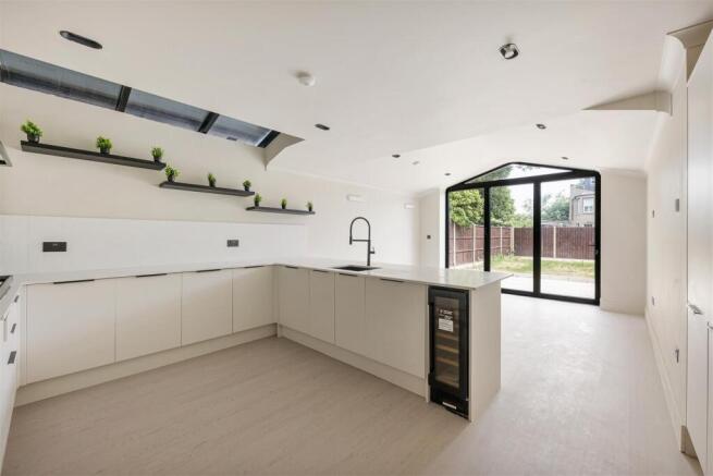 Knighton Road, E7