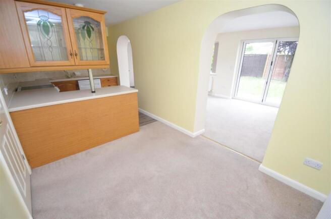 KITCHEN/ DINING ROOM