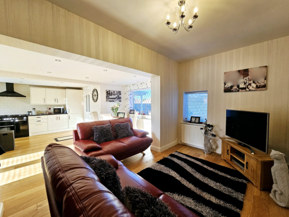 3 bed Detached Bungalow for sale Image 9