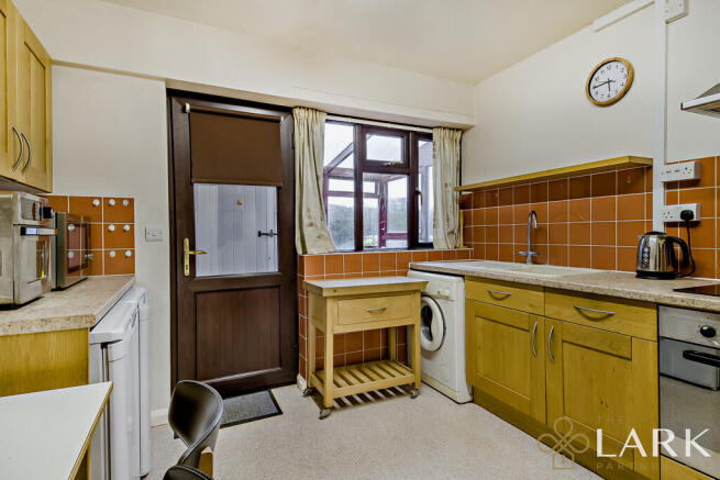 8676980-interior2...
