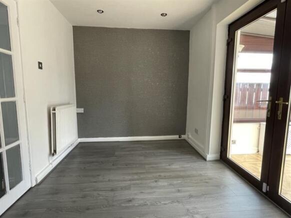 3 bed Terraced to rent Image 4