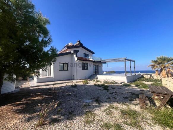 Seafront Luxury 3 Bedroom Modern Villa with mountain and sea views Image 9999 2