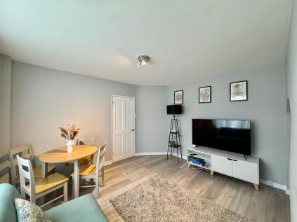 Deansbrook Road, Edgware, HA8