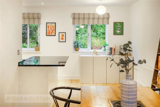 3 bed Town House for sale Image 6