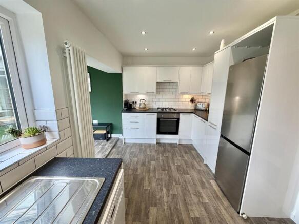 Bramleys Estate Agents - Robin Royd Grove - Mirfie