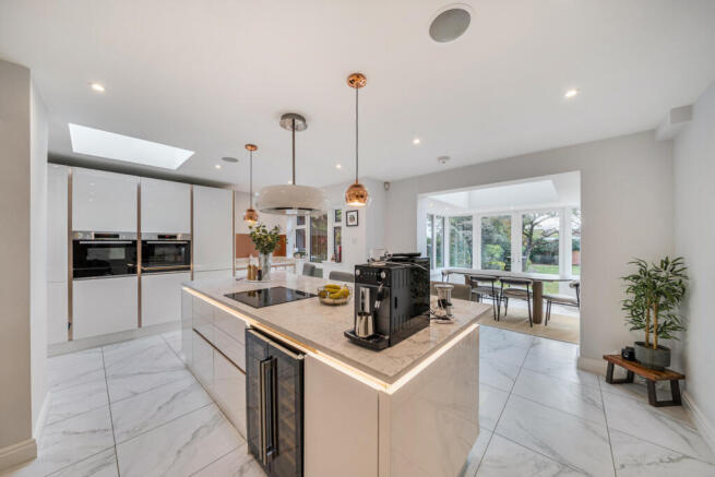 1370917-10-68f756...