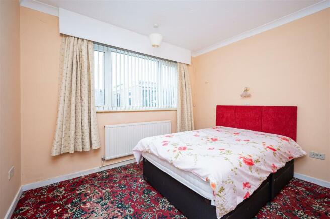 Bedroom 1.jpg