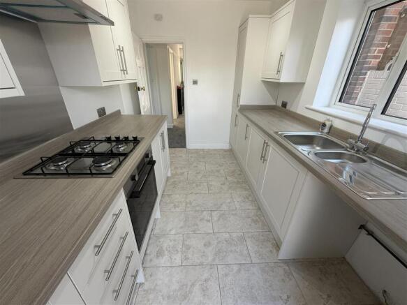 Kitchen 1.jpg