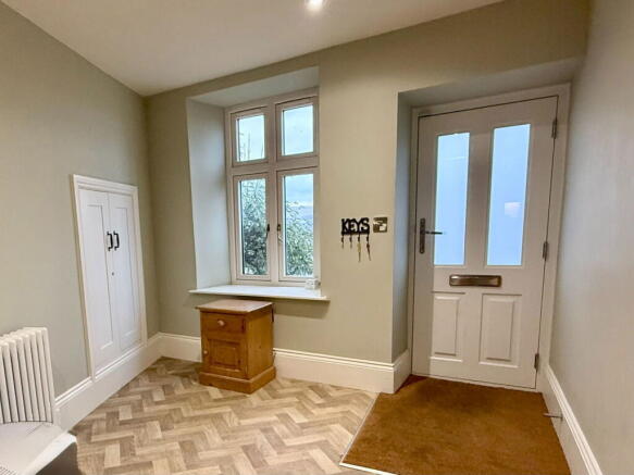 4 bed Detached for sale Image 8
