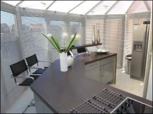 Kitchen/Conservatory