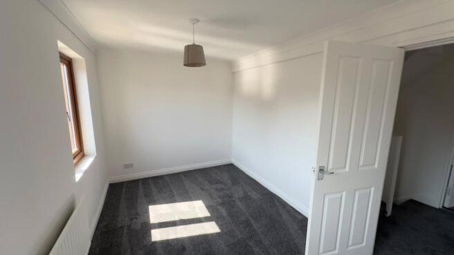 4 bed Terraced to rent Image 12