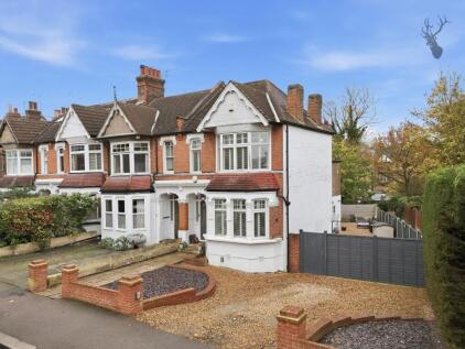 Queens Road, Loughton, IG10