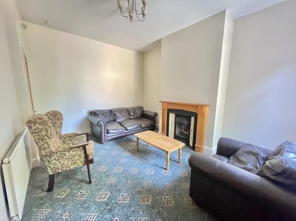 3 bed Terraced to rent Image 6