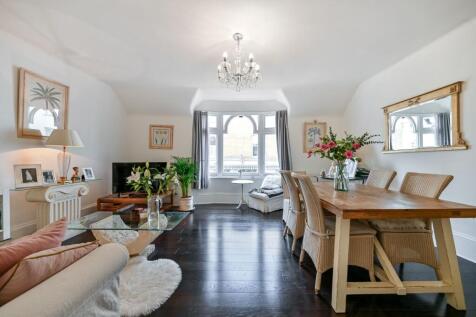 Bridge Road, Hampton Court, East Molesey, KT8
