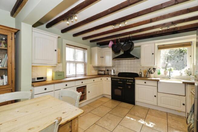 4 bed Detached for sale Image 7