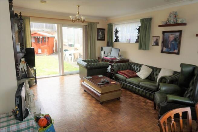 Lounge/Dining Room