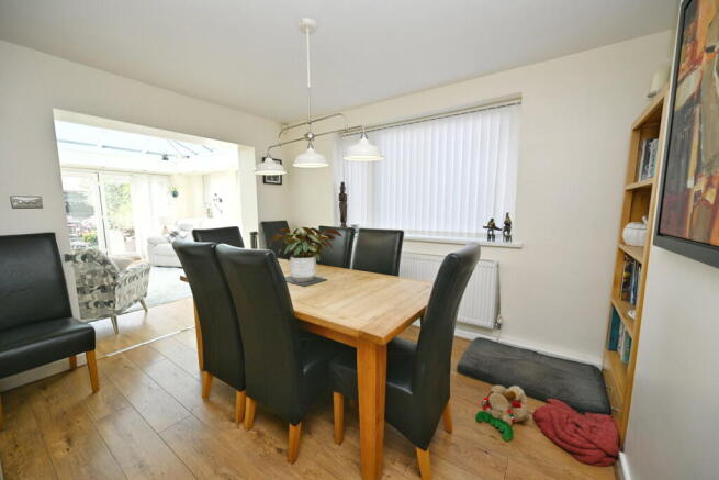 4 bed Detached for sale Image 6